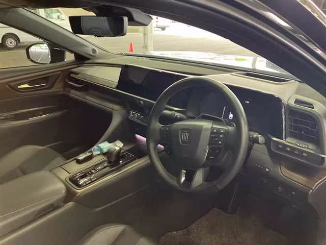 TOYOTA CROWN