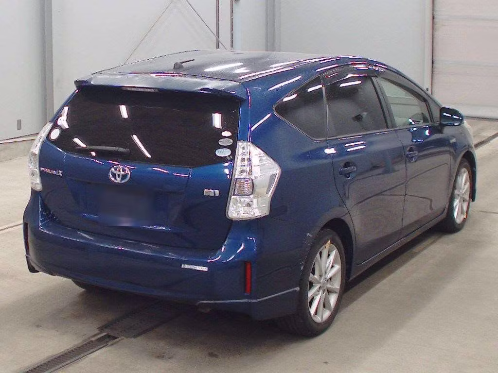 TOYOTA PRIUS ALPHA