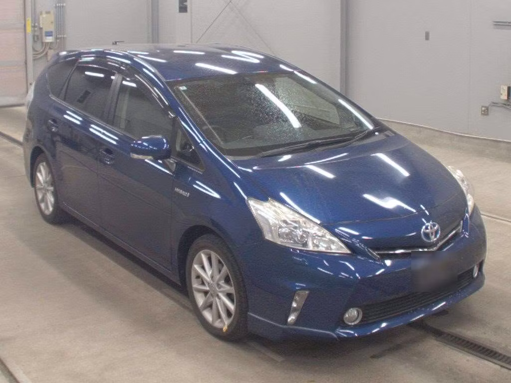 TOYOTA PRIUS ALPHA