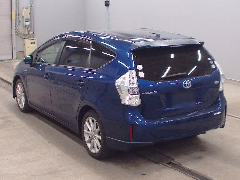TOYOTA PRIUS ALPHA