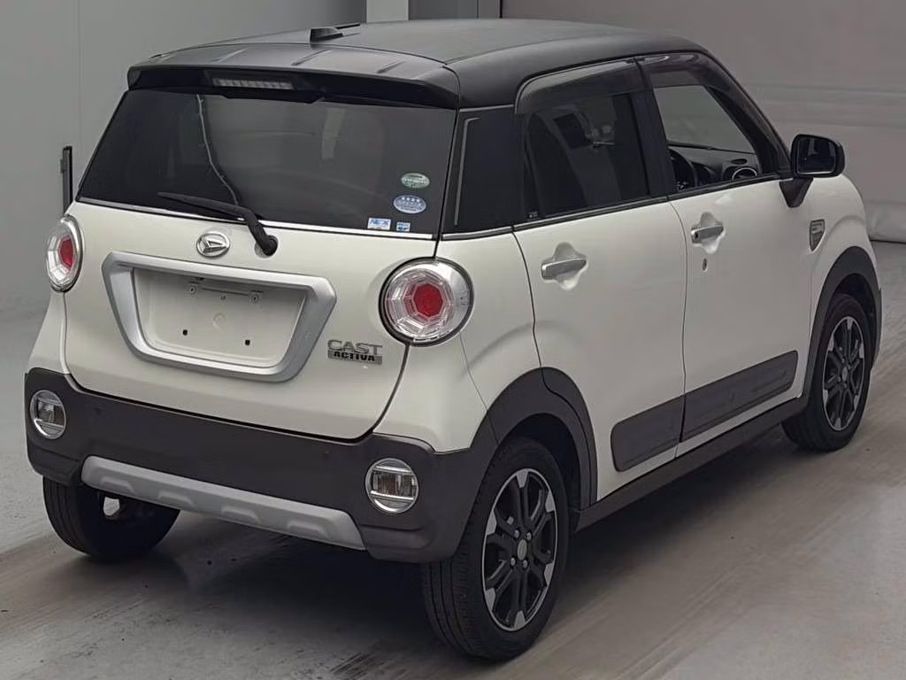 DAIHATSU CAST