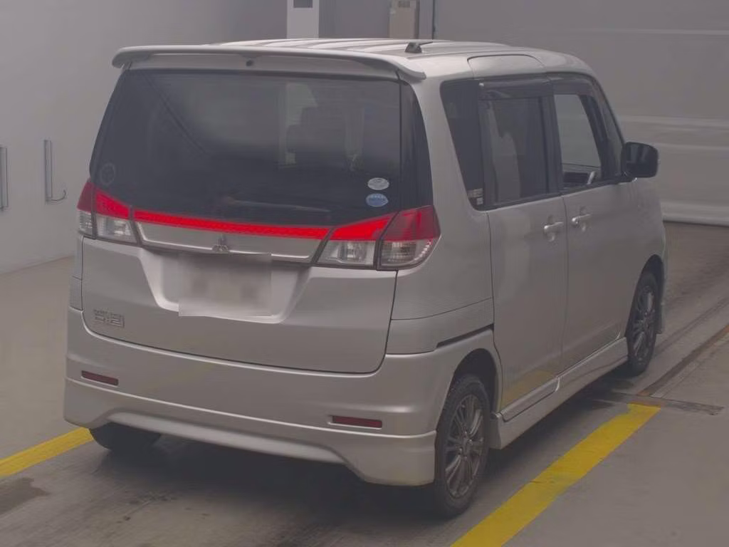 MITSUBISHI DELICA D:2