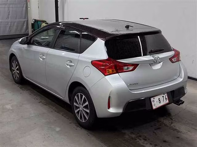 TOYOTA AURIS