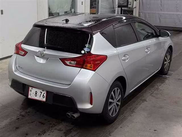 TOYOTA AURIS