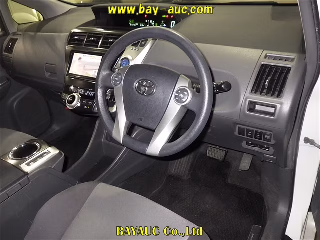 TOYOTA PRIUS ALPHA