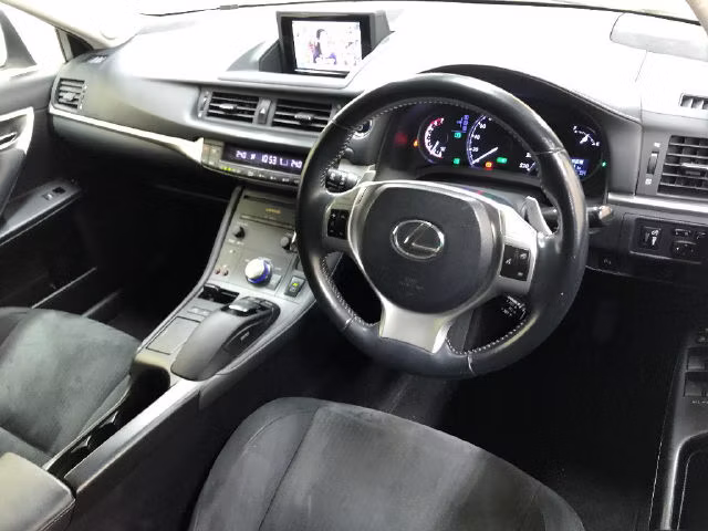 LEXUS CT200H