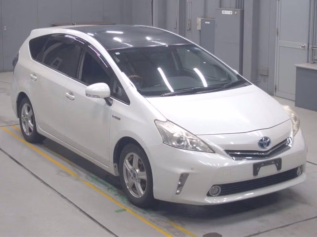 TOYOTA PRIUS ALPHA
