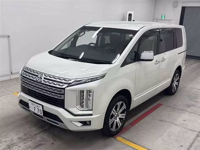MITSUBISHI DELICA D:5