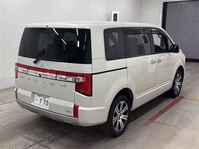 MITSUBISHI DELICA D:5