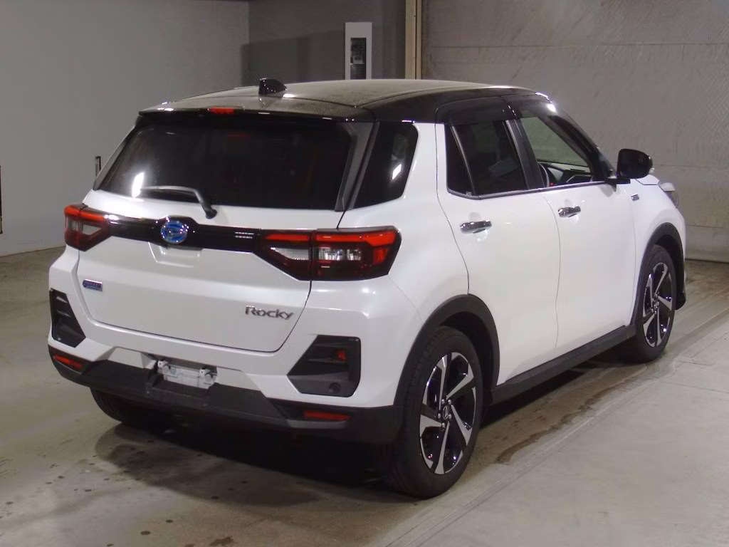 DAIHATSU ROCKY