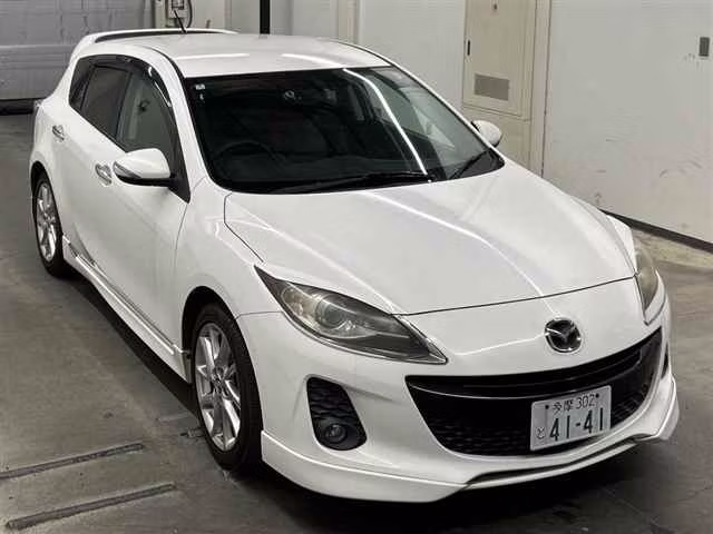 MAZDA AXELA