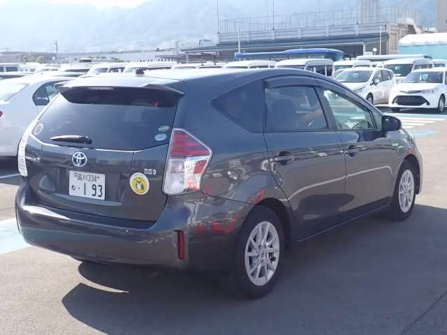 TOYOTA PRIUS ALPHA