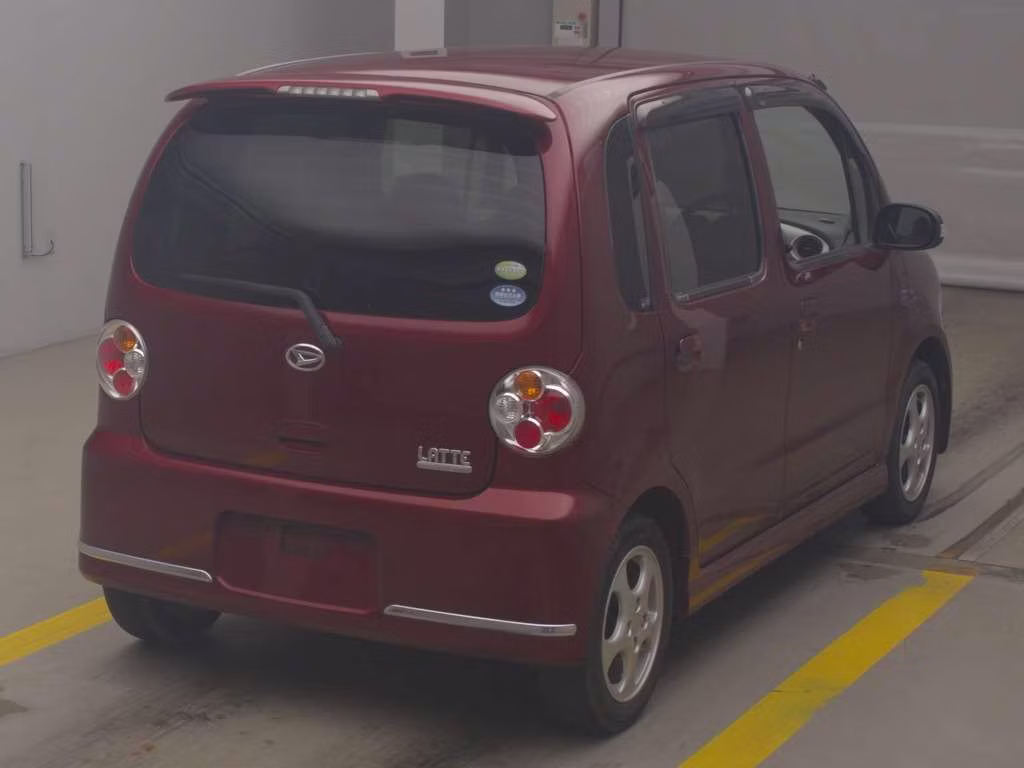 DAIHATSU MOVE LATTE