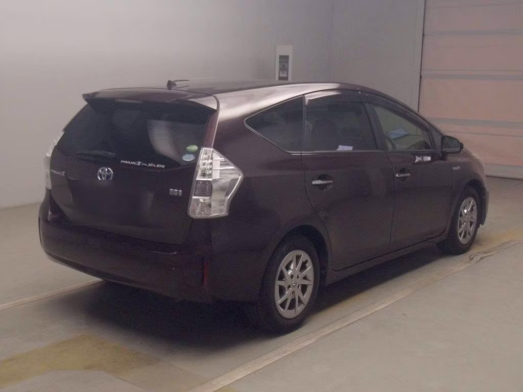 TOYOTA PRIUS ALPHA