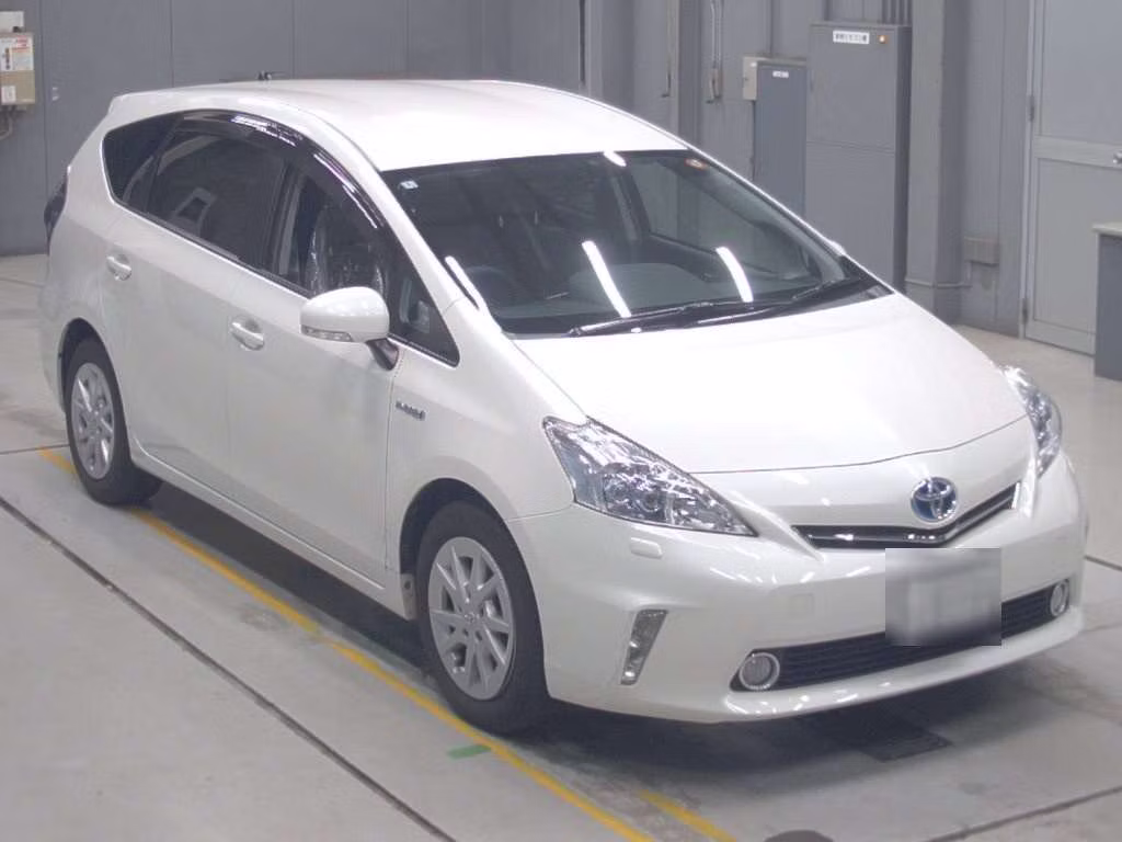TOYOTA PRIUS ALPHA