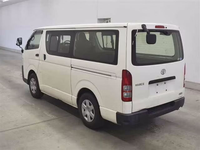 TOYOTA REGIUS ACE