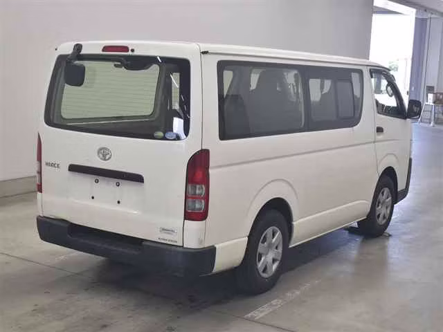 TOYOTA REGIUS ACE