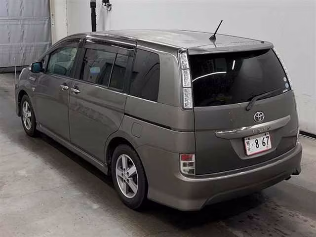 TOYOTA ISIS