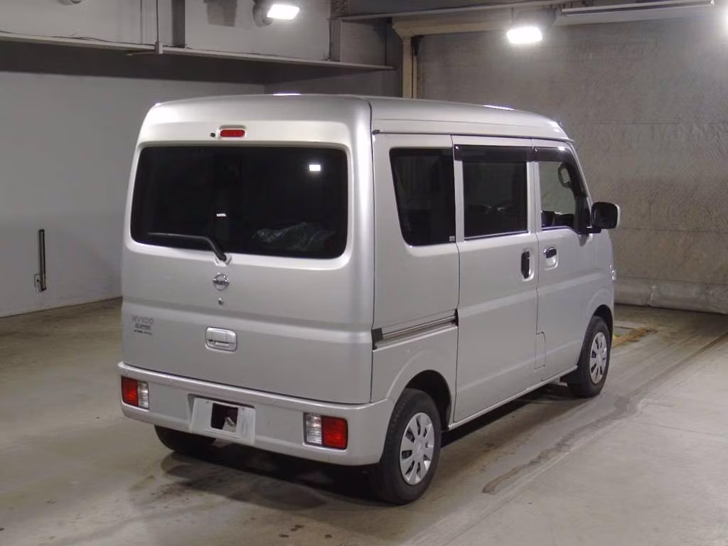 NISSAN NV100 CLIPPER