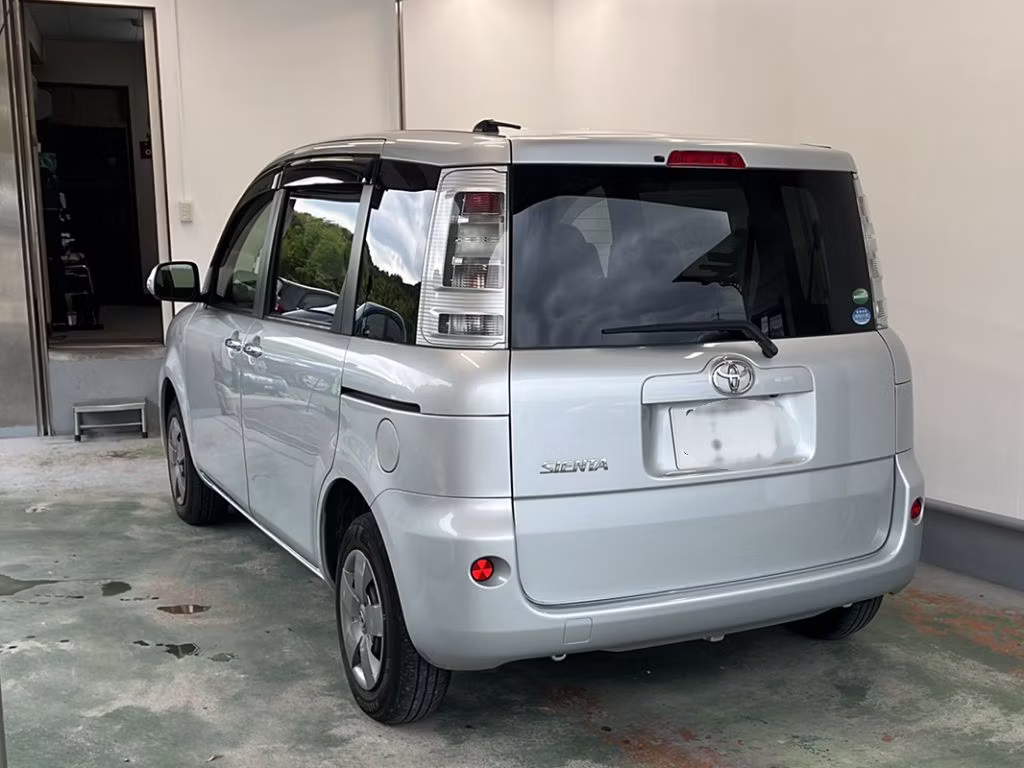 TOYOTA SIENTA