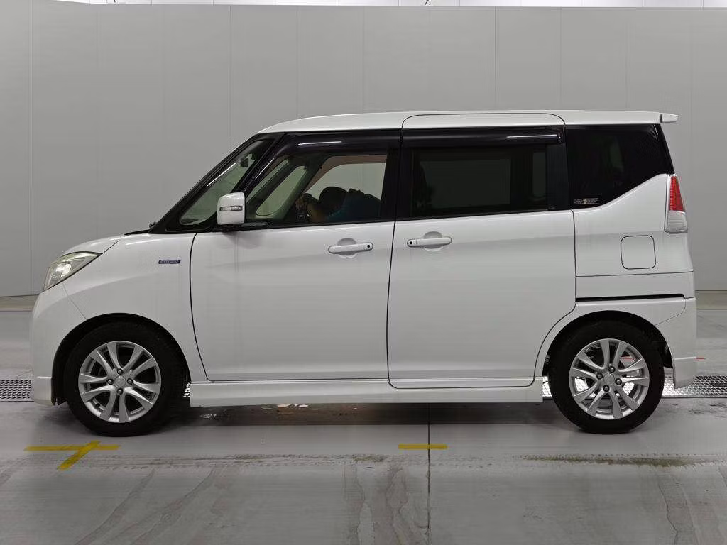 MITSUBISHI DELICA D:2