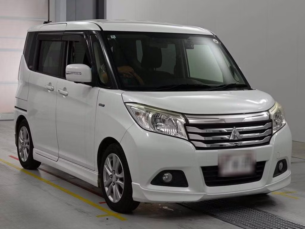 MITSUBISHI DELICA D:2
