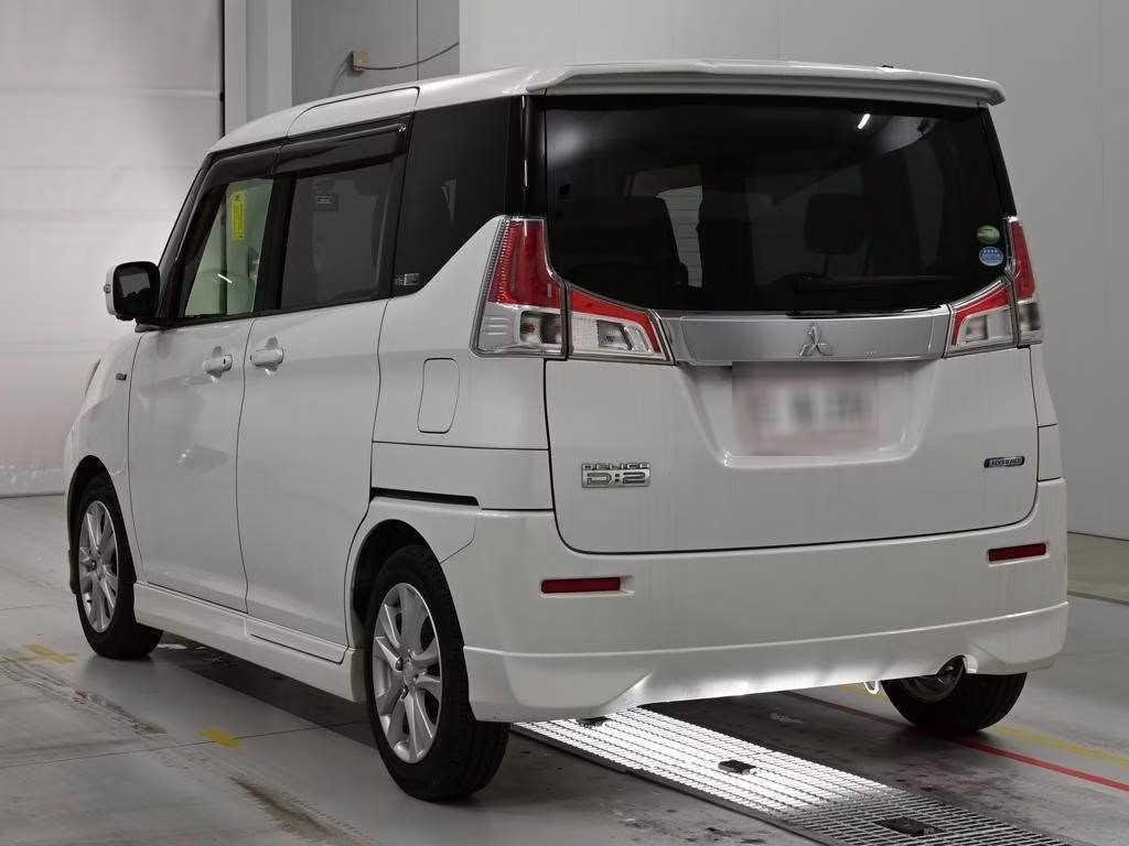 MITSUBISHI DELICA D:2