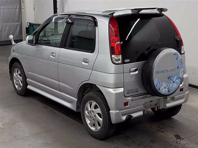 DAIHATSU TERIOS KID