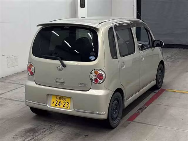 DAIHATSU MOVE LATTE