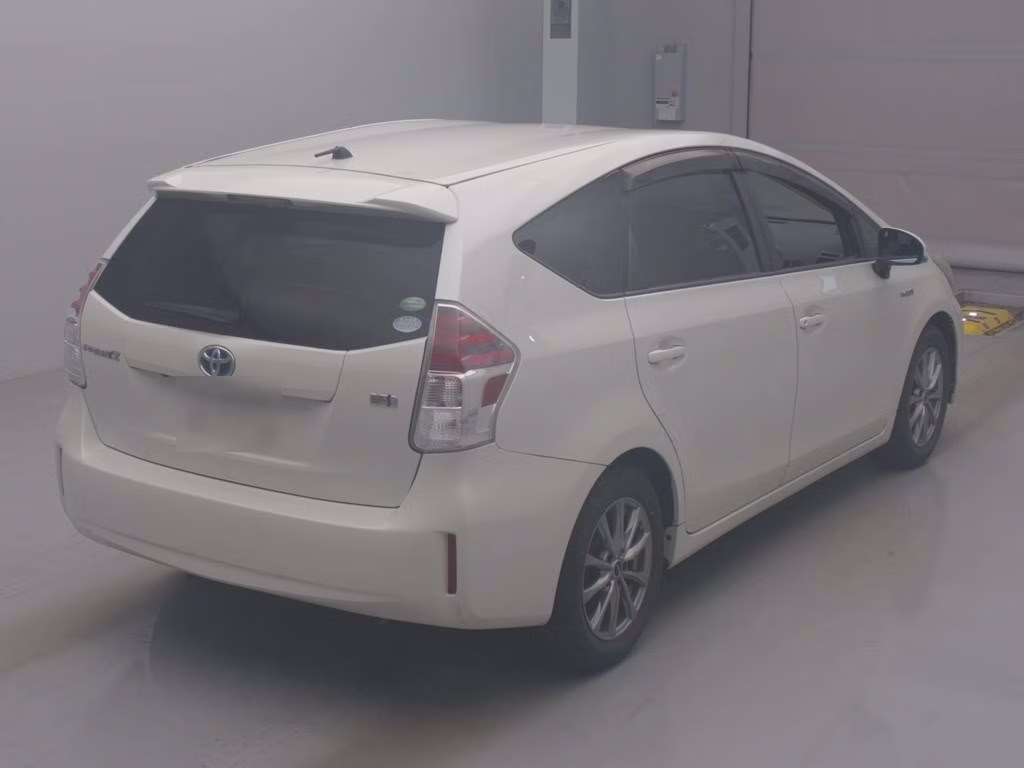 TOYOTA PRIUS ALPHA