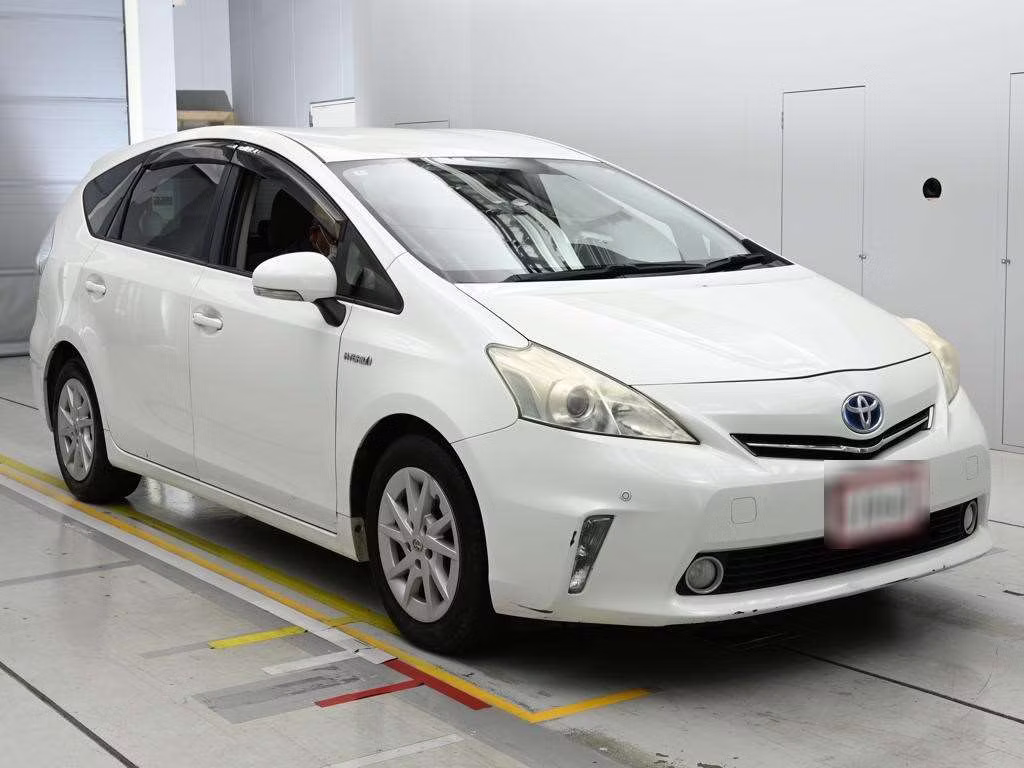 TOYOTA PRIUS ALPHA
