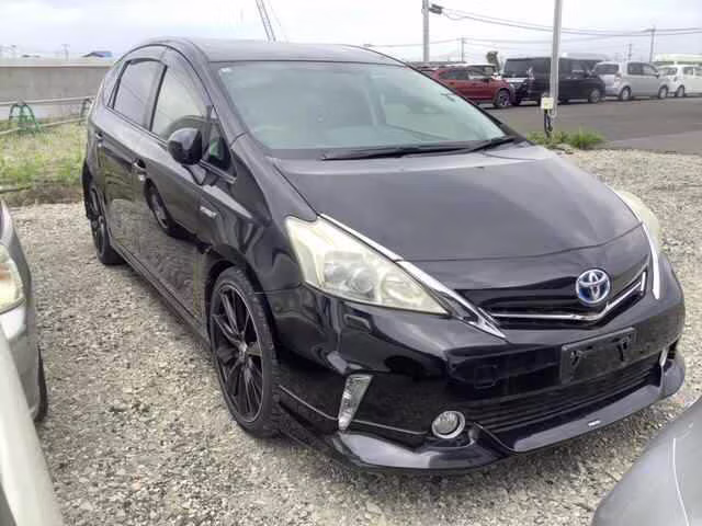TOYOTA PRIUS ALPHA