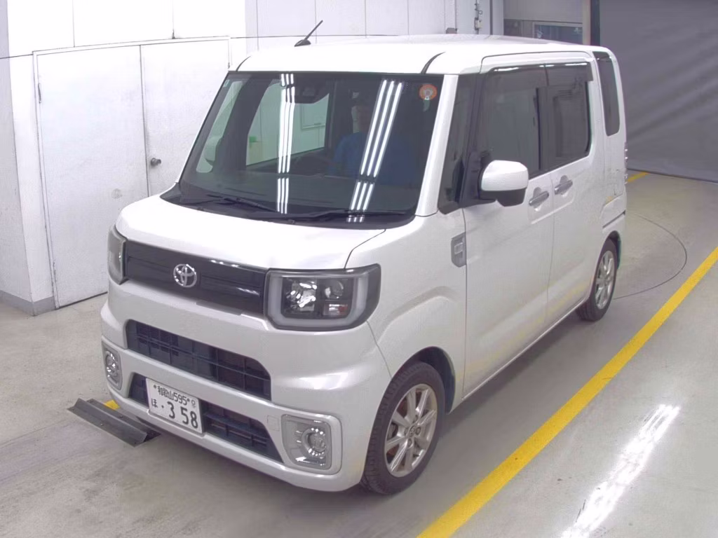 TOYOTA PIXIS MEGA