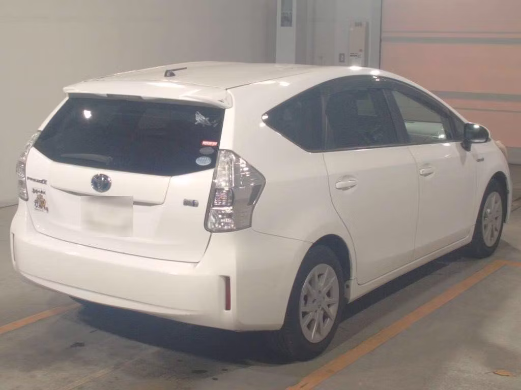 TOYOTA PRIUS ALPHA