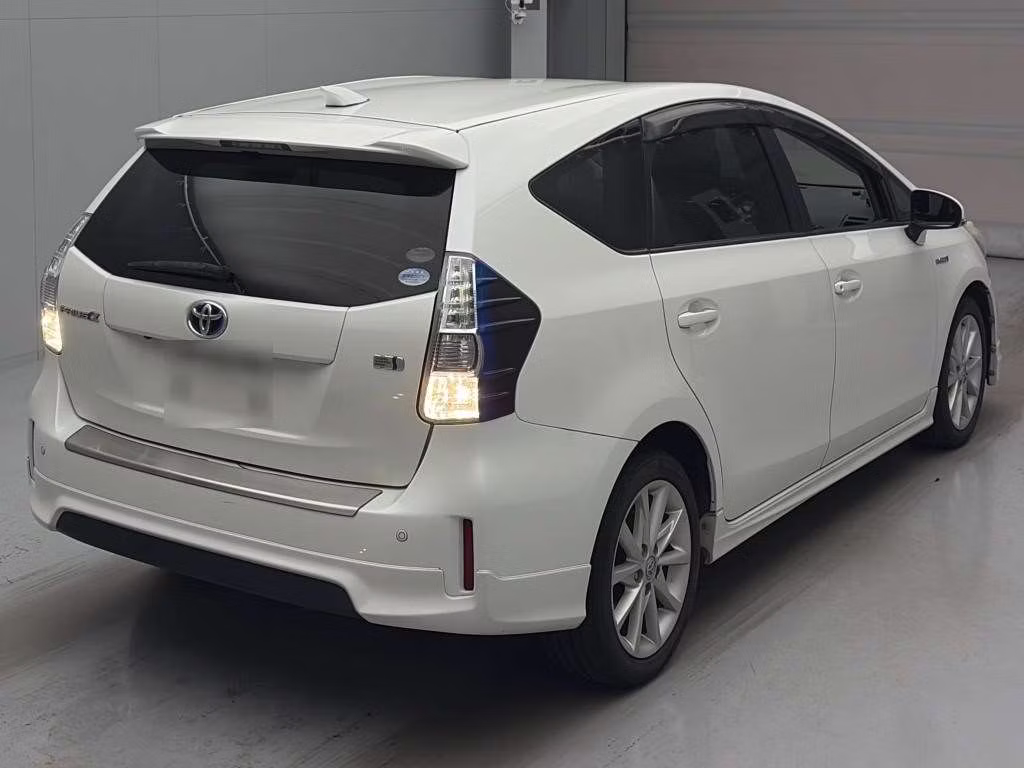 TOYOTA PRIUS ALPHA
