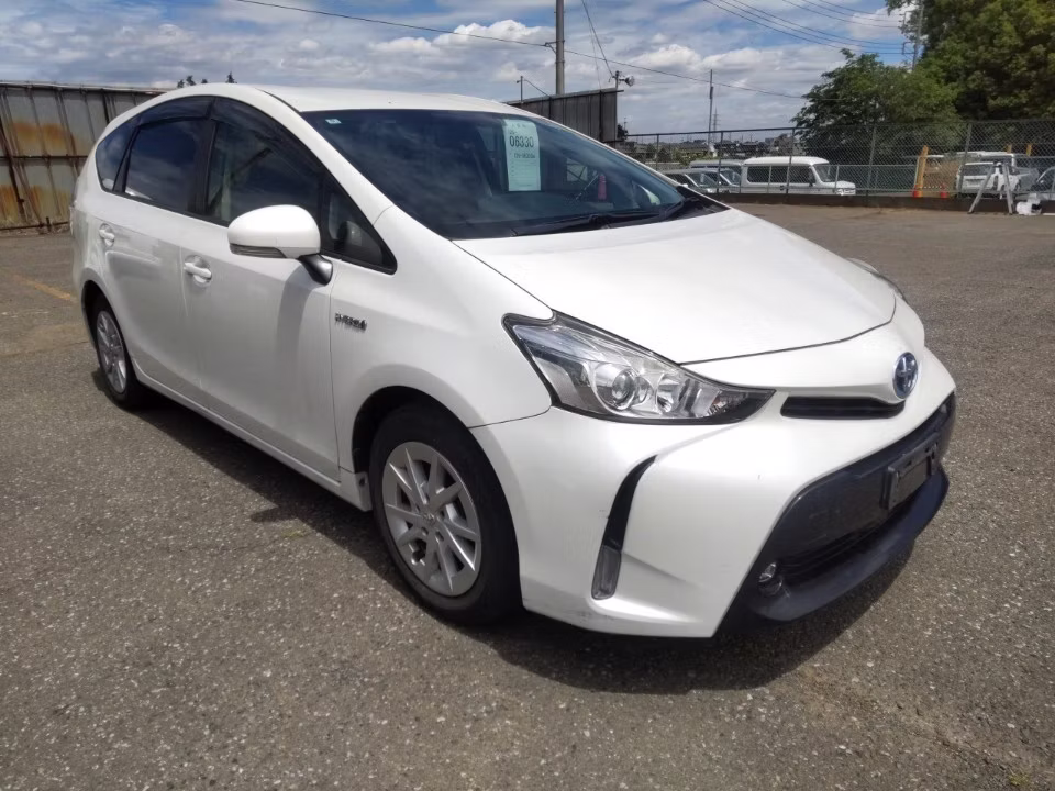 TOYOTA PRIUS ALPHA
