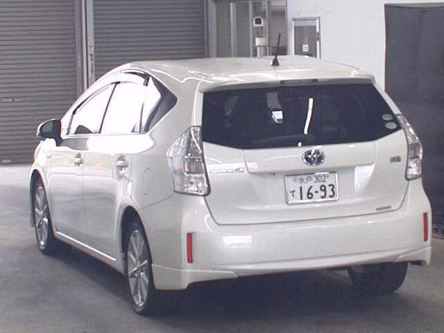 TOYOTA PRIUS ALPHA