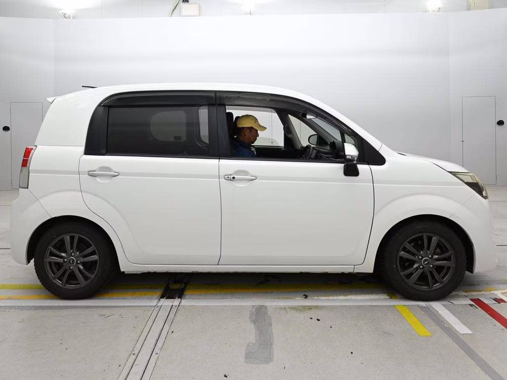 TOYOTA SPADE