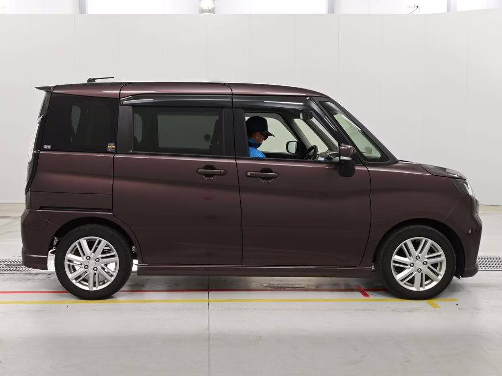 MITSUBISHI DELICA D:2