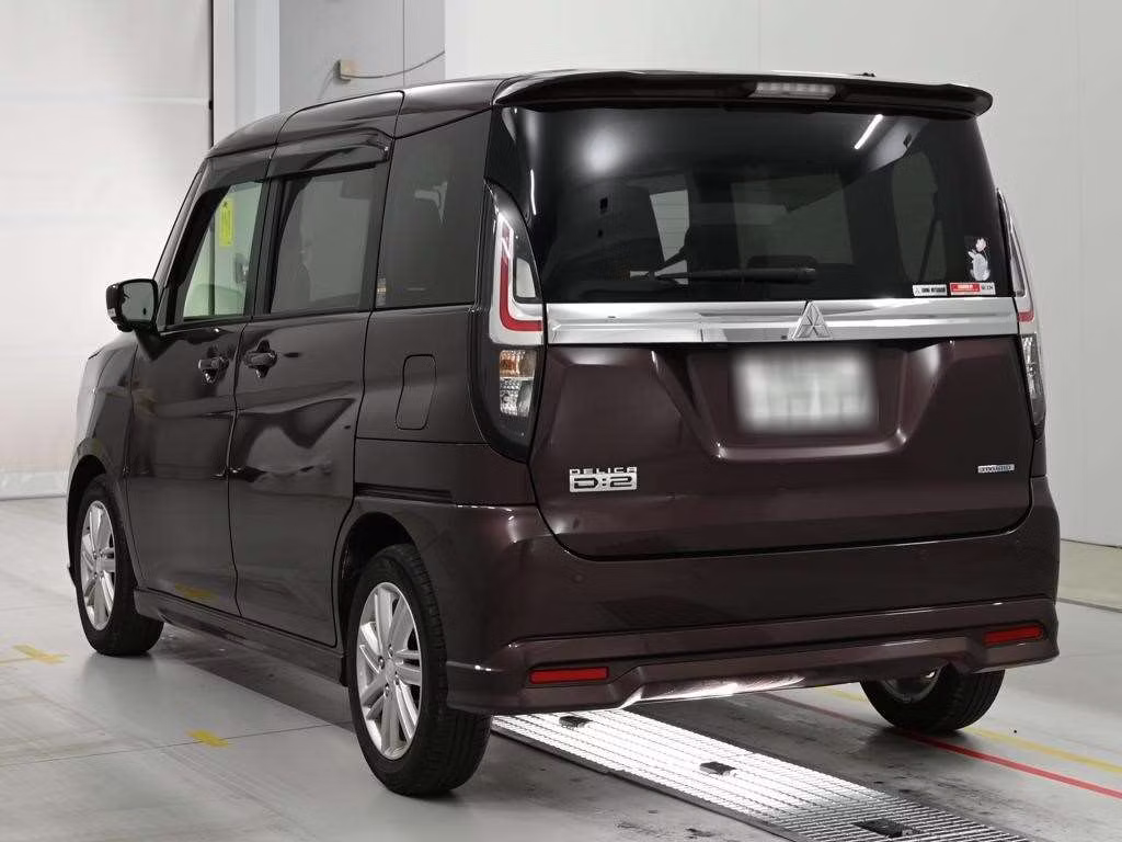 MITSUBISHI DELICA D:2