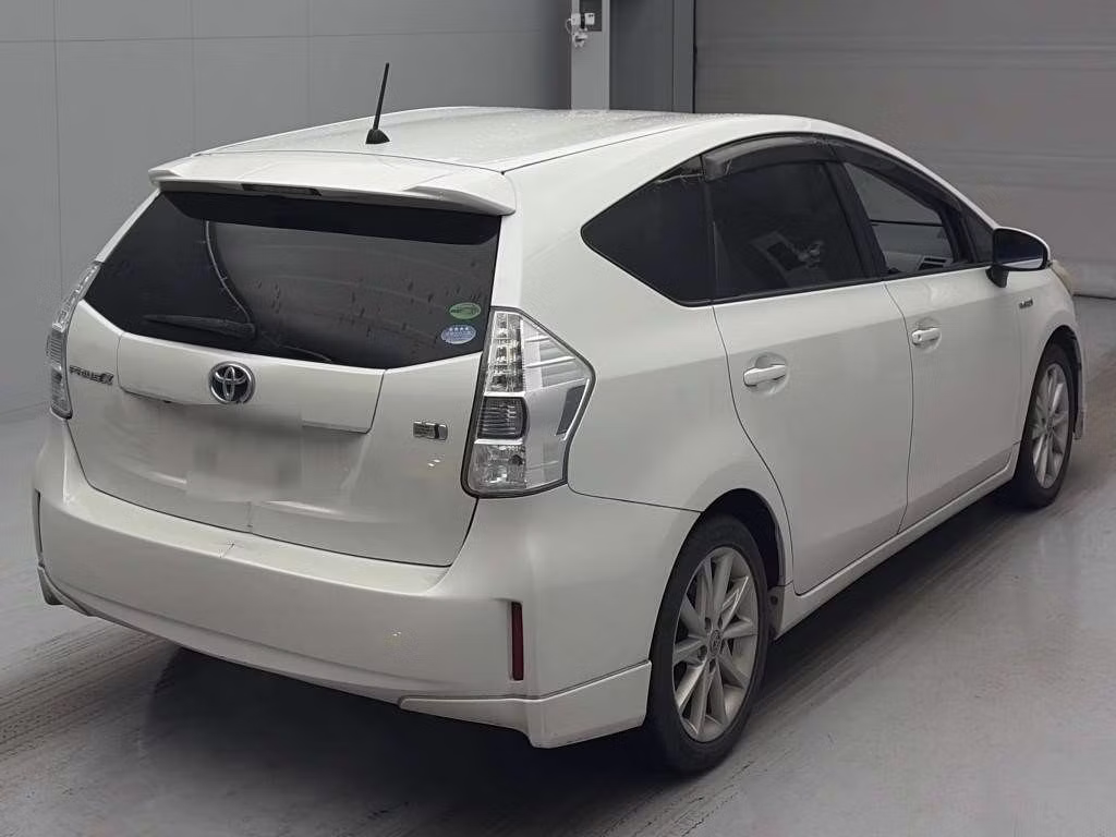 TOYOTA PRIUS ALPHA