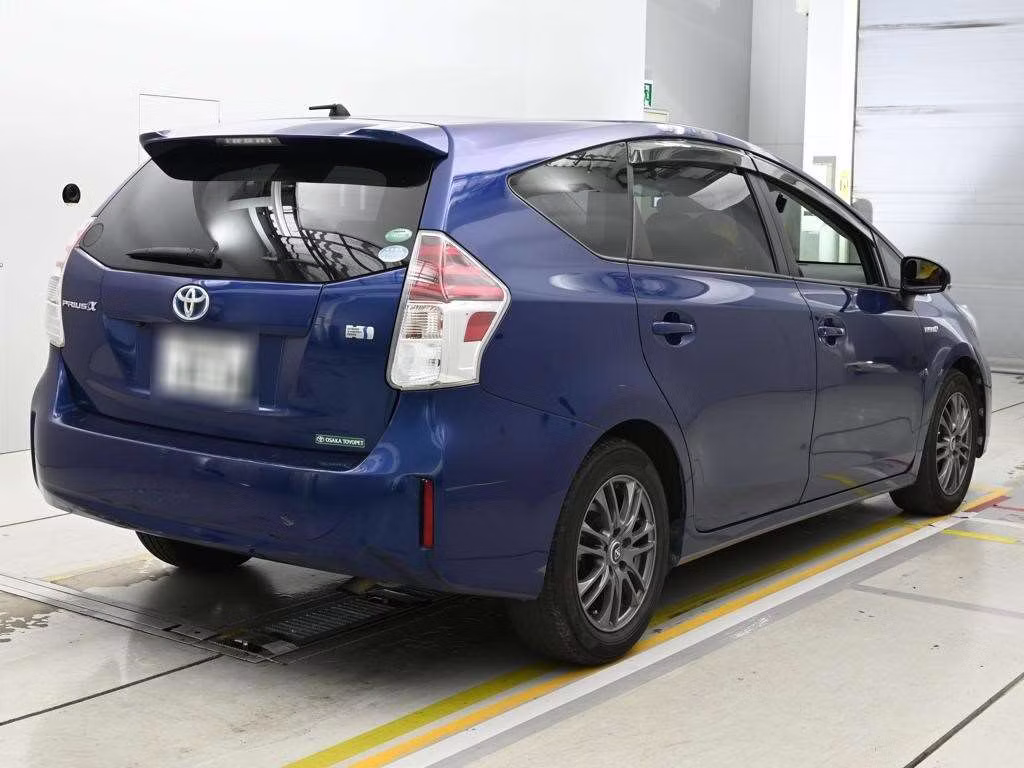 TOYOTA PRIUS ALPHA