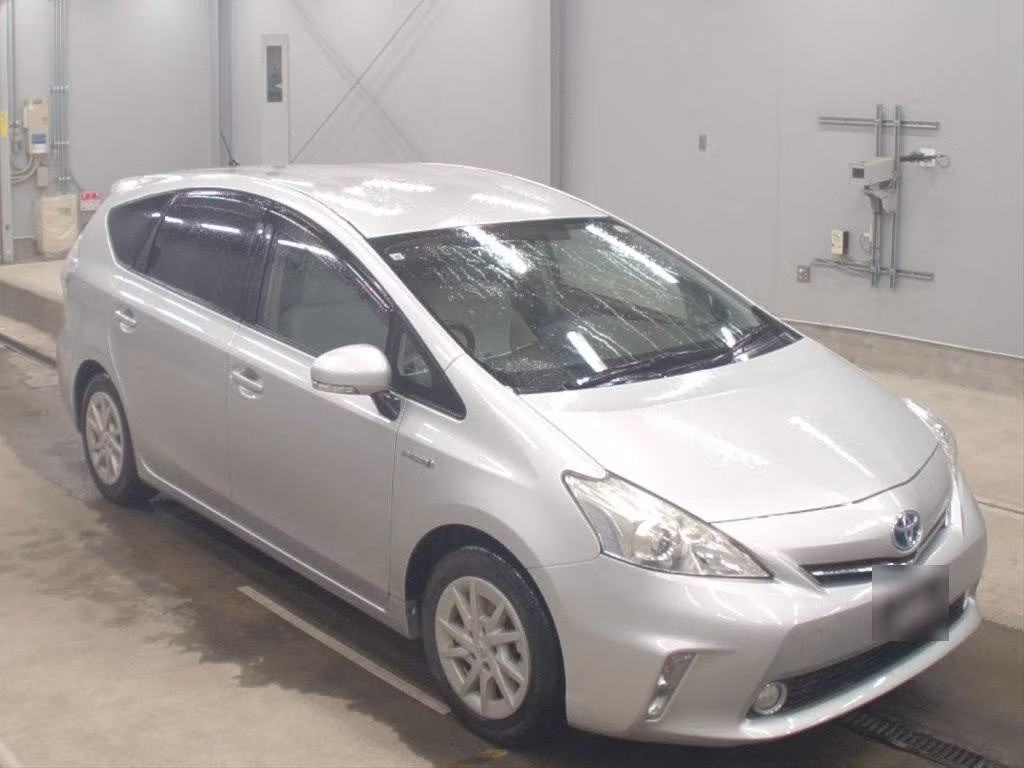 TOYOTA PRIUS ALPHA