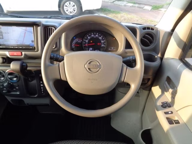 NISSAN NV100 CLIPPER