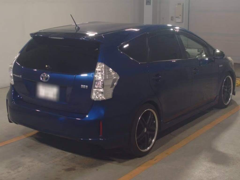 TOYOTA PRIUS ALPHA
