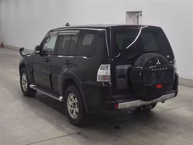 MITSUBISHI PAJERO
