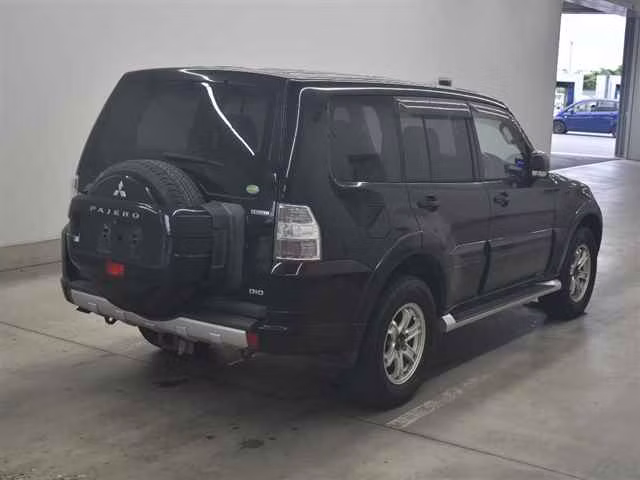 MITSUBISHI PAJERO