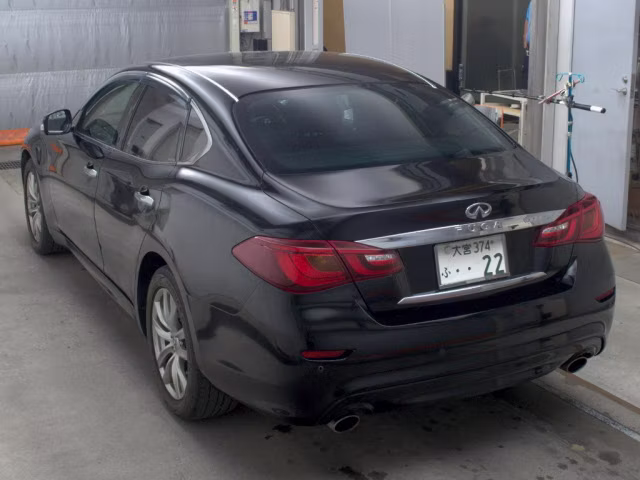 NISSAN FUGA