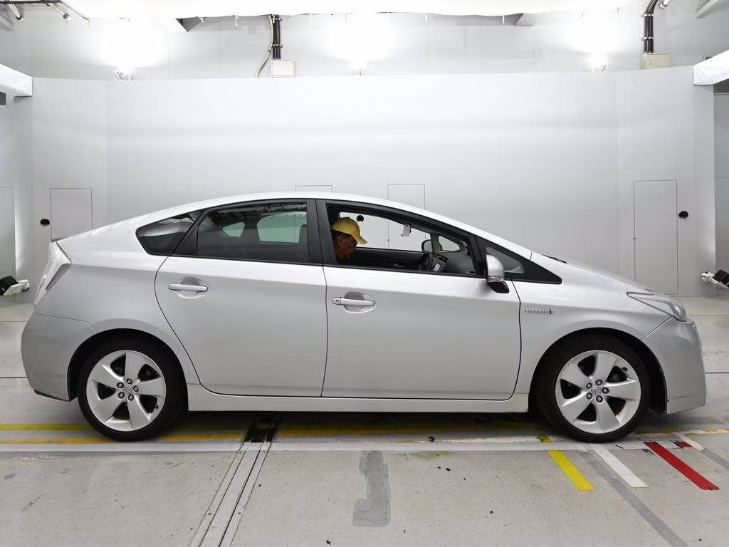 TOYOTA PRIUS
