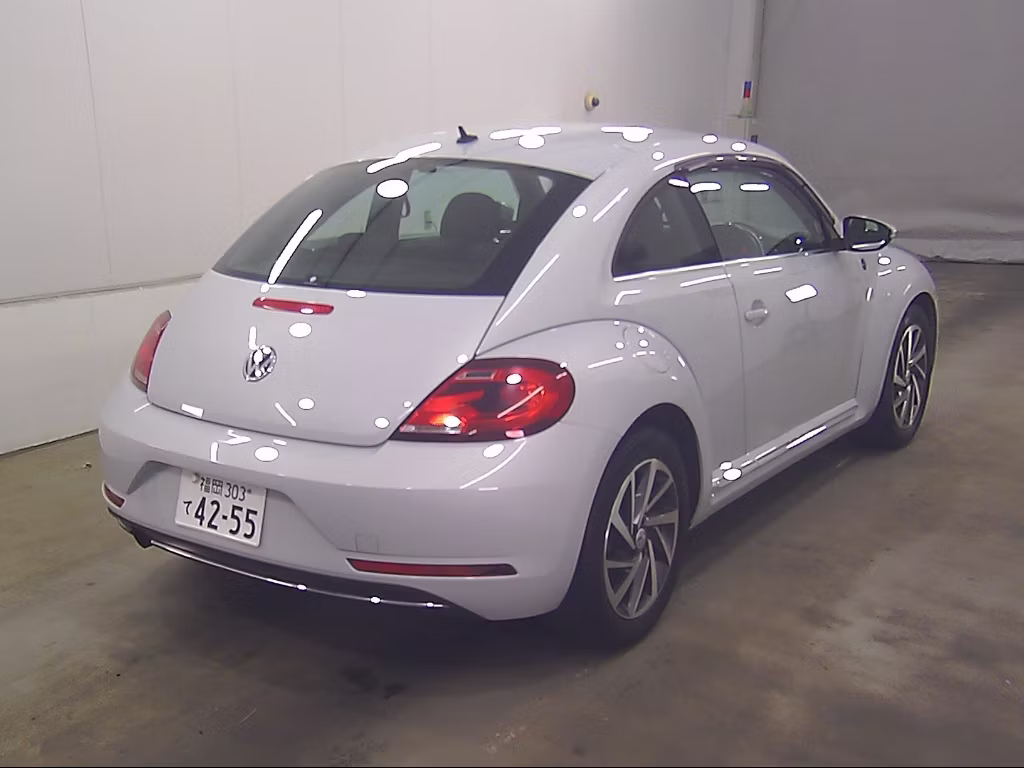 VOLKSWAGEN BEETLE